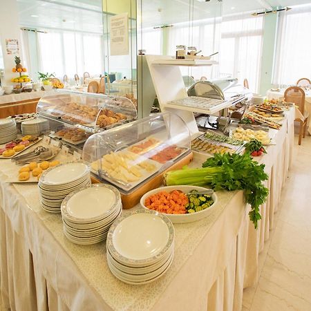 Hotel Bristol ซอตโตมารีนา ภายนอก รูปภาพ